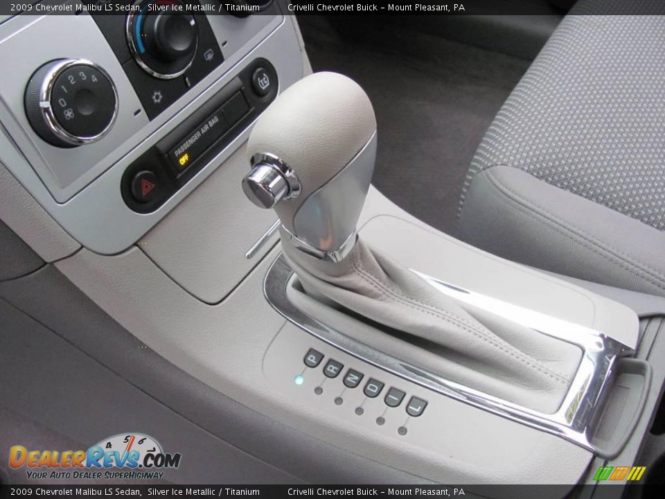 2009 Chevrolet Malibu LS Sedan Silver Ice Metallic / Titanium Photo #20