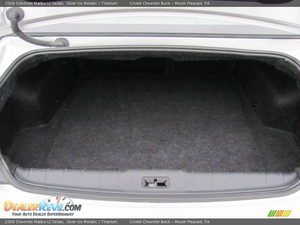 2009 Chevrolet Malibu LS Sedan Silver Ice Metallic / Titanium Photo #25
