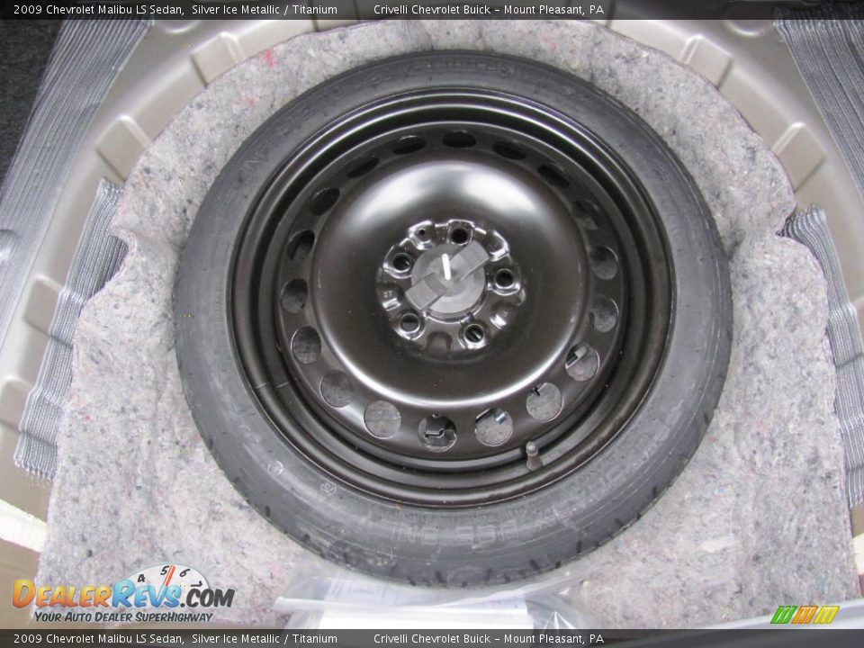 2009 Chevrolet Malibu LS Sedan Silver Ice Metallic / Titanium Photo #26