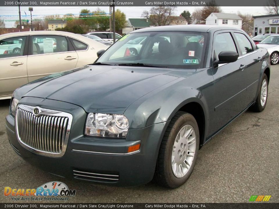 2006 Chrysler 300 Magnesium Pearlcoat / Dark Slate Gray/Light Graystone Photo #1