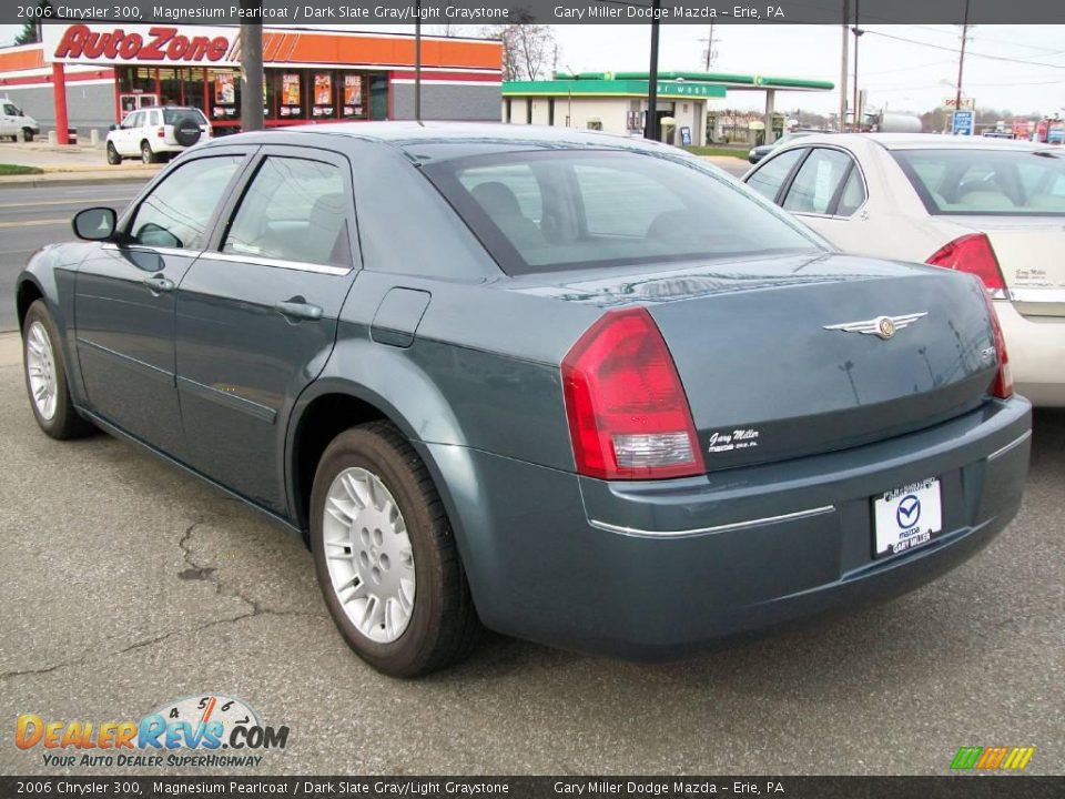 2006 Chrysler 300 Magnesium Pearlcoat / Dark Slate Gray/Light Graystone Photo #3