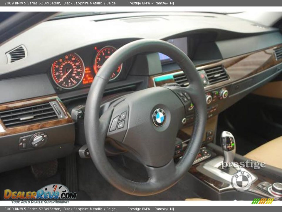 2009 BMW 5 Series 528xi Sedan Black Sapphire Metallic / Beige Photo #3