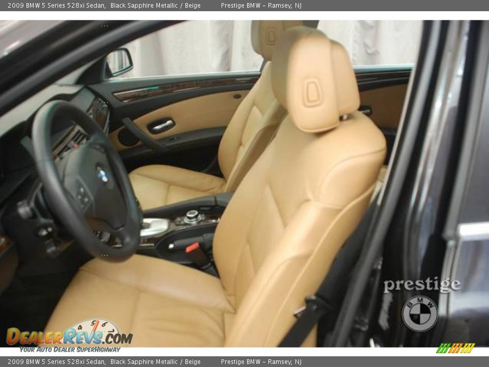 2009 BMW 5 Series 528xi Sedan Black Sapphire Metallic / Beige Photo #4