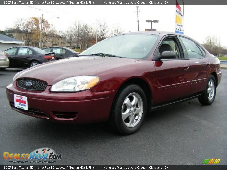2005 Ford Taurus SE Merlot Pearl Clearcoat / Medium/Dark Flint Photo #1