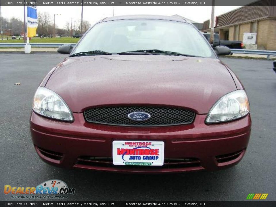 2005 Ford Taurus SE Merlot Pearl Clearcoat / Medium/Dark Flint Photo #8