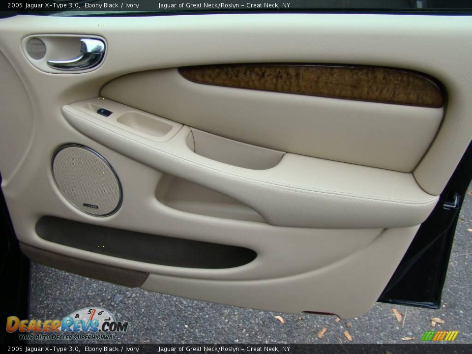 2005 Jaguar X-Type 3.0 Ebony Black / Ivory Photo #21