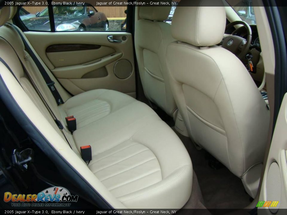 2005 Jaguar X-Type 3.0 Ebony Black / Ivory Photo #24
