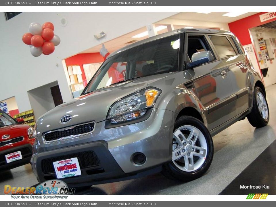 2010 Kia Soul + Titanium Gray / Black Soul Logo Cloth Photo #1
