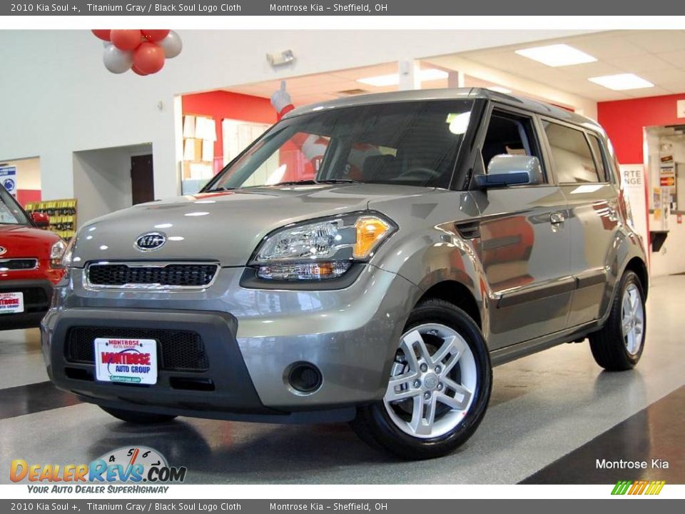2010 Kia Soul + Titanium Gray / Black Soul Logo Cloth Photo #2