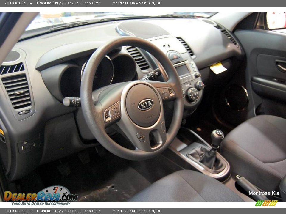 2010 Kia Soul + Titanium Gray / Black Soul Logo Cloth Photo #13