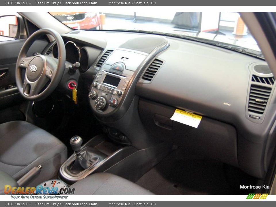 2010 Kia Soul + Titanium Gray / Black Soul Logo Cloth Photo #14