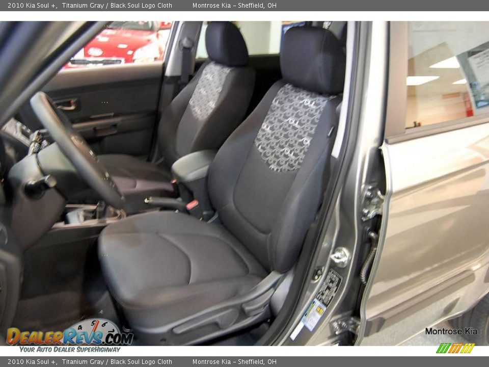 2010 Kia Soul + Titanium Gray / Black Soul Logo Cloth Photo #15