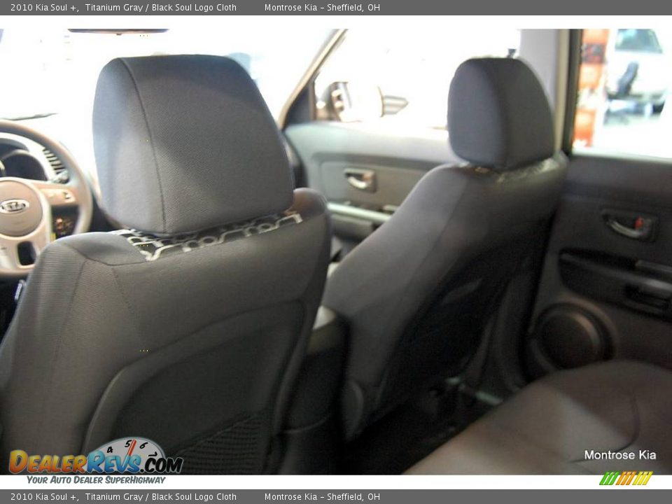 2010 Kia Soul + Titanium Gray / Black Soul Logo Cloth Photo #16
