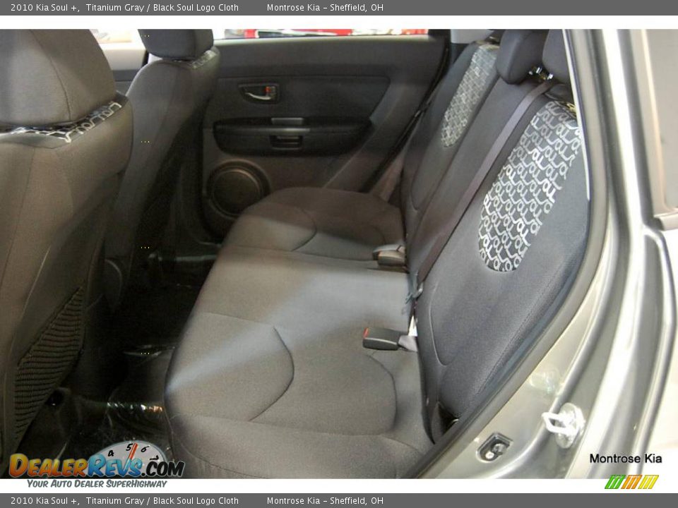 2010 Kia Soul + Titanium Gray / Black Soul Logo Cloth Photo #17