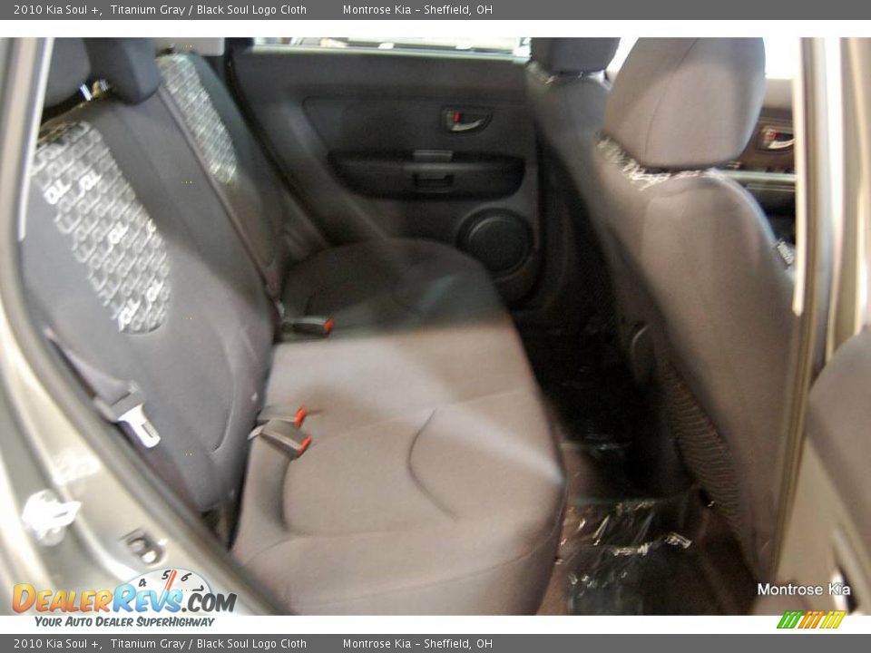 2010 Kia Soul + Titanium Gray / Black Soul Logo Cloth Photo #18