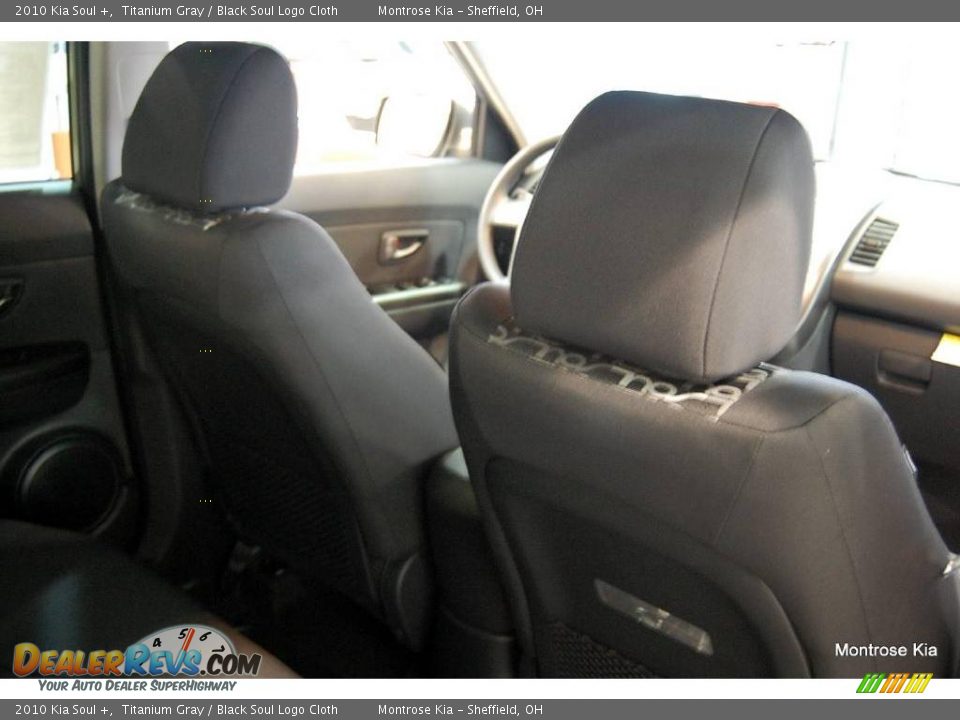 2010 Kia Soul + Titanium Gray / Black Soul Logo Cloth Photo #19