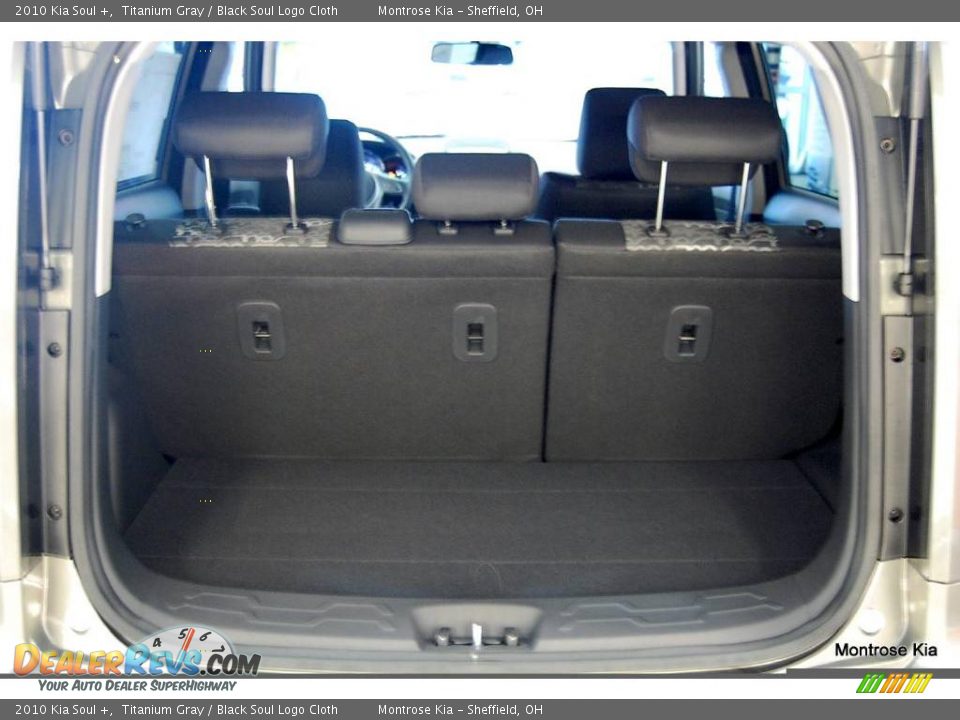 2010 Kia Soul + Titanium Gray / Black Soul Logo Cloth Photo #22