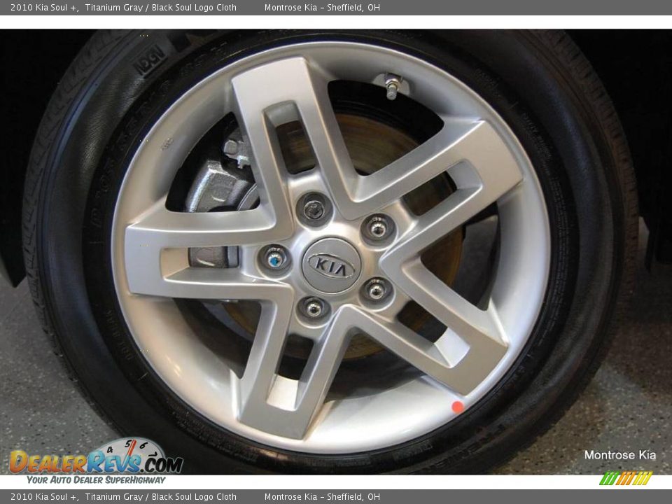 2010 Kia Soul + Titanium Gray / Black Soul Logo Cloth Photo #23