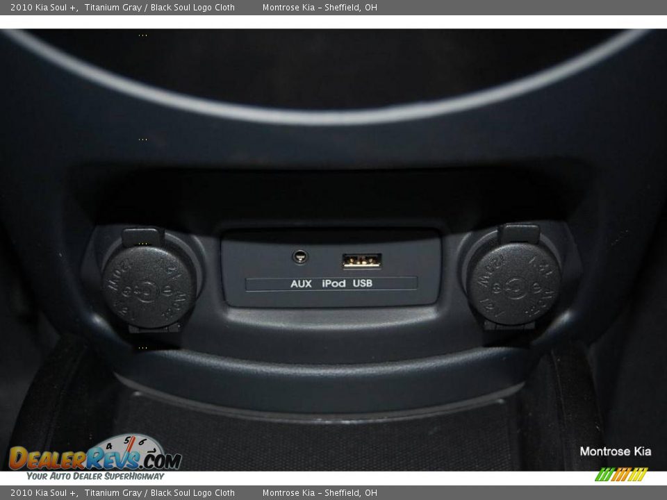 2010 Kia Soul + Titanium Gray / Black Soul Logo Cloth Photo #27