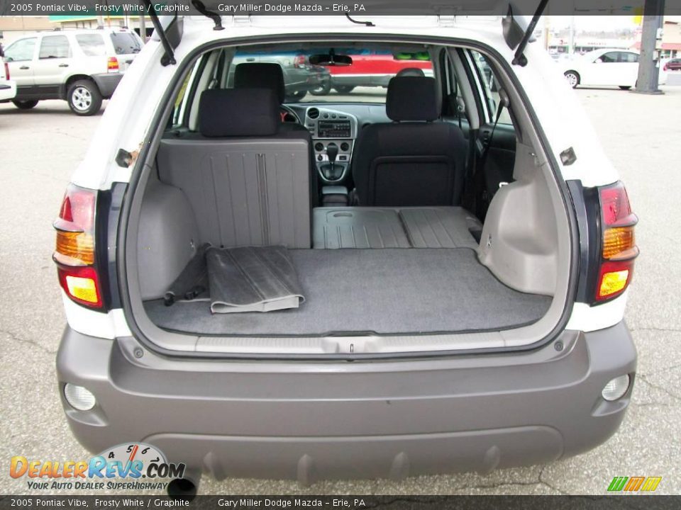 2005 Pontiac Vibe Frosty White / Graphite Photo #5