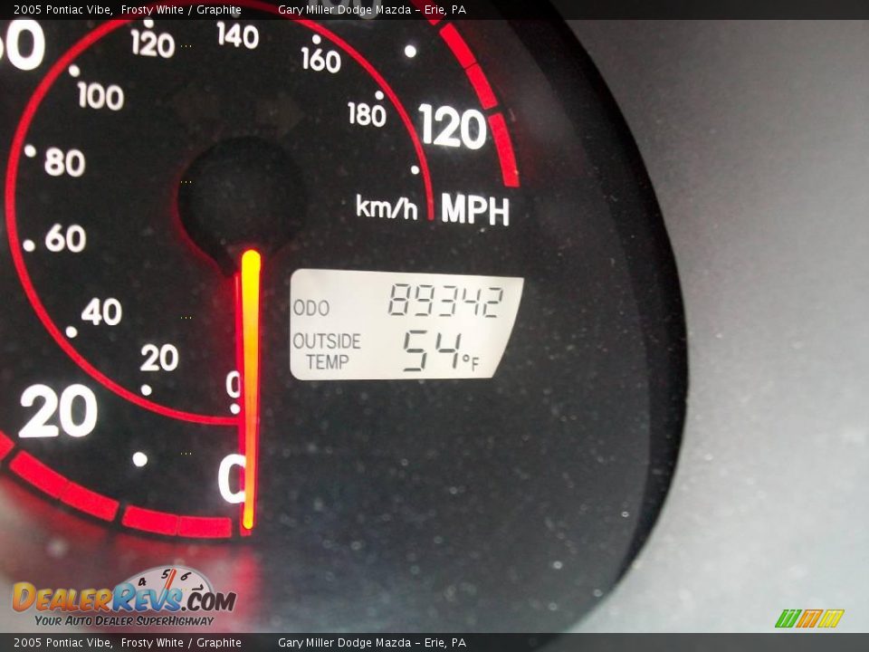 2005 Pontiac Vibe Frosty White / Graphite Photo #15