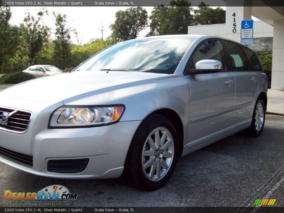2009 Volvo V50 2.4i Silver Metallic / Quartz Photo #3