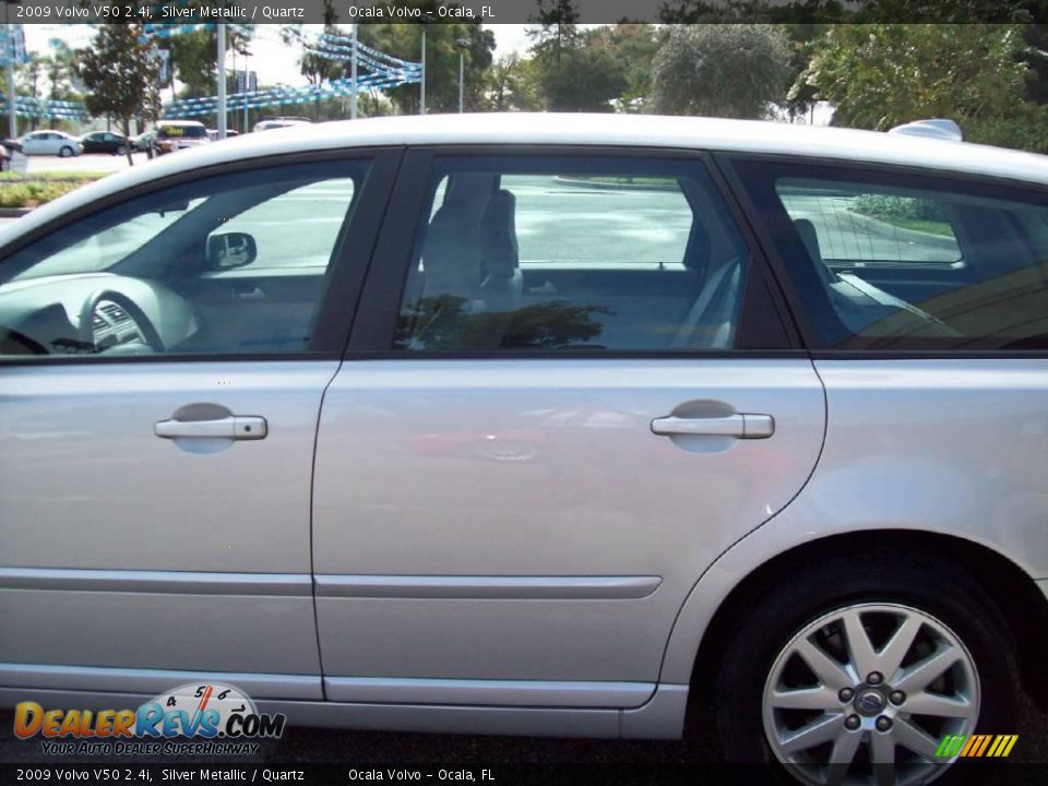 2009 Volvo V50 2.4i Silver Metallic / Quartz Photo #5