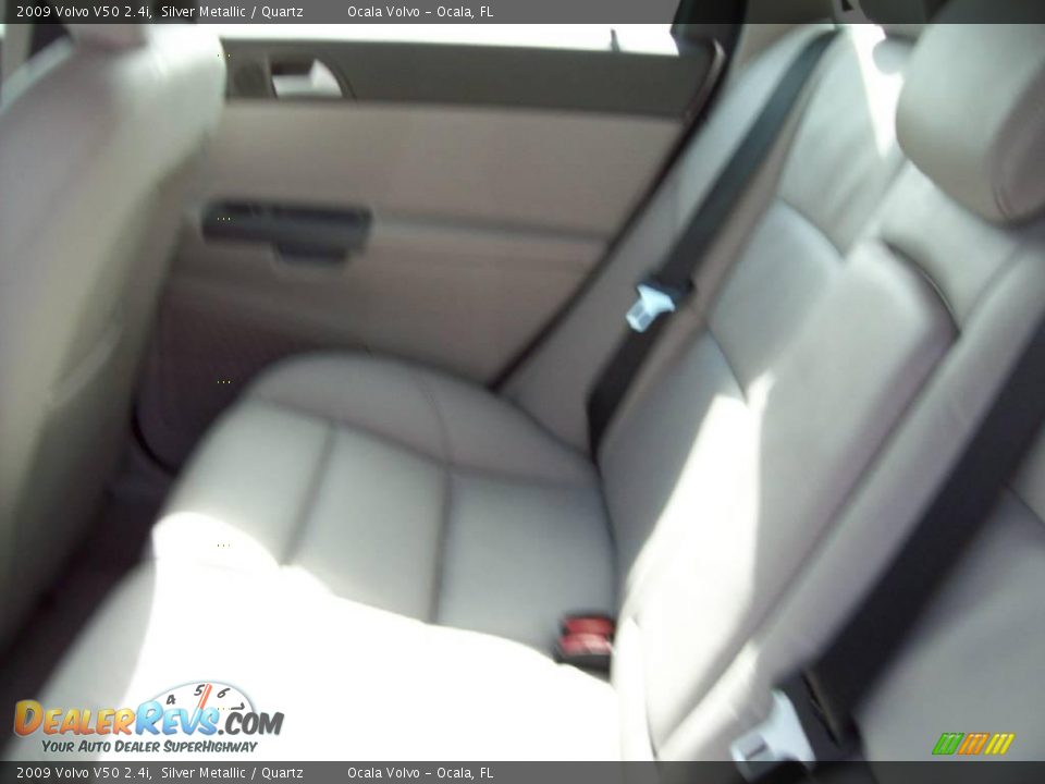 2009 Volvo V50 2.4i Silver Metallic / Quartz Photo #17