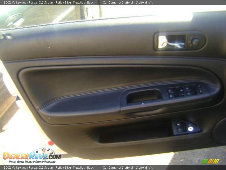 2002 Volkswagen Passat GLS Sedan Reflex Silver Metallic / Black Photo #20