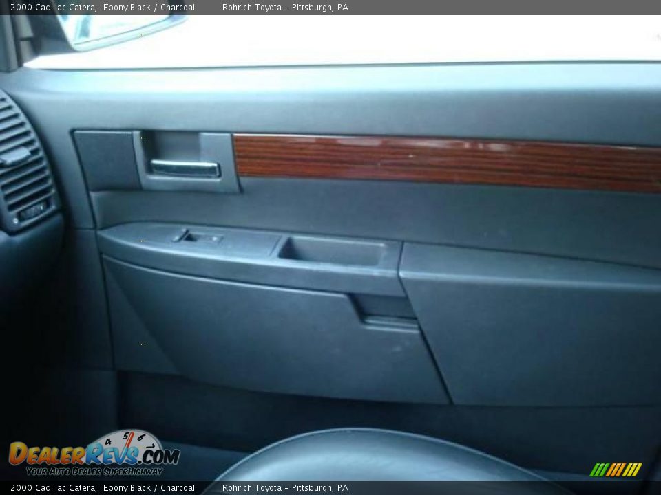 2000 Cadillac Catera Ebony Black / Charcoal Photo #17