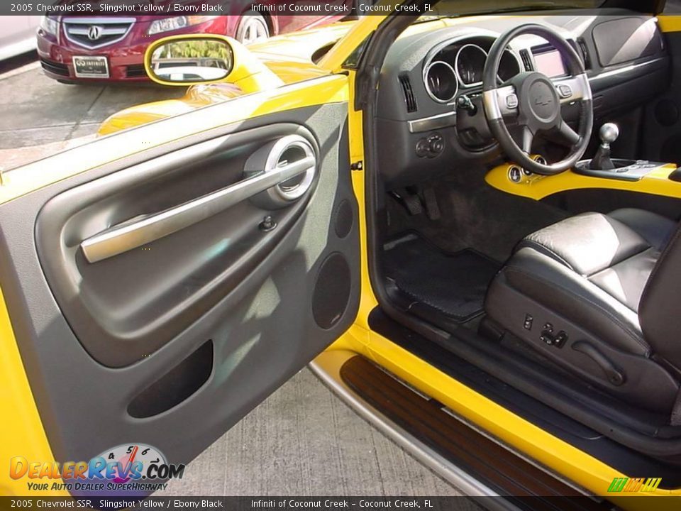 2005 Chevrolet SSR Slingshot Yellow / Ebony Black Photo #16