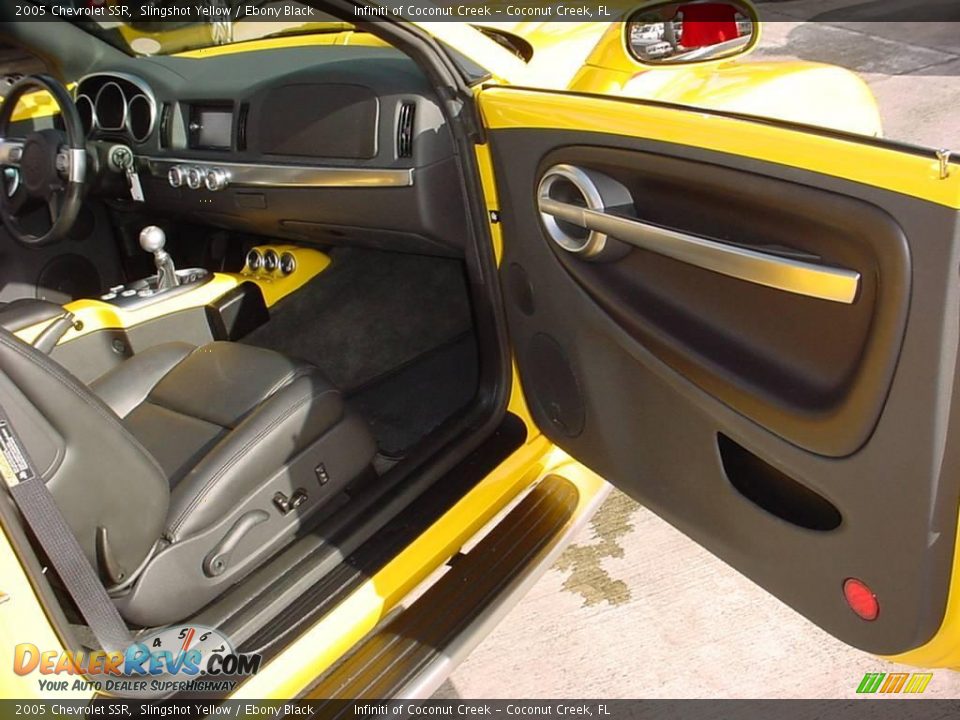 2005 Chevrolet SSR Slingshot Yellow / Ebony Black Photo #18