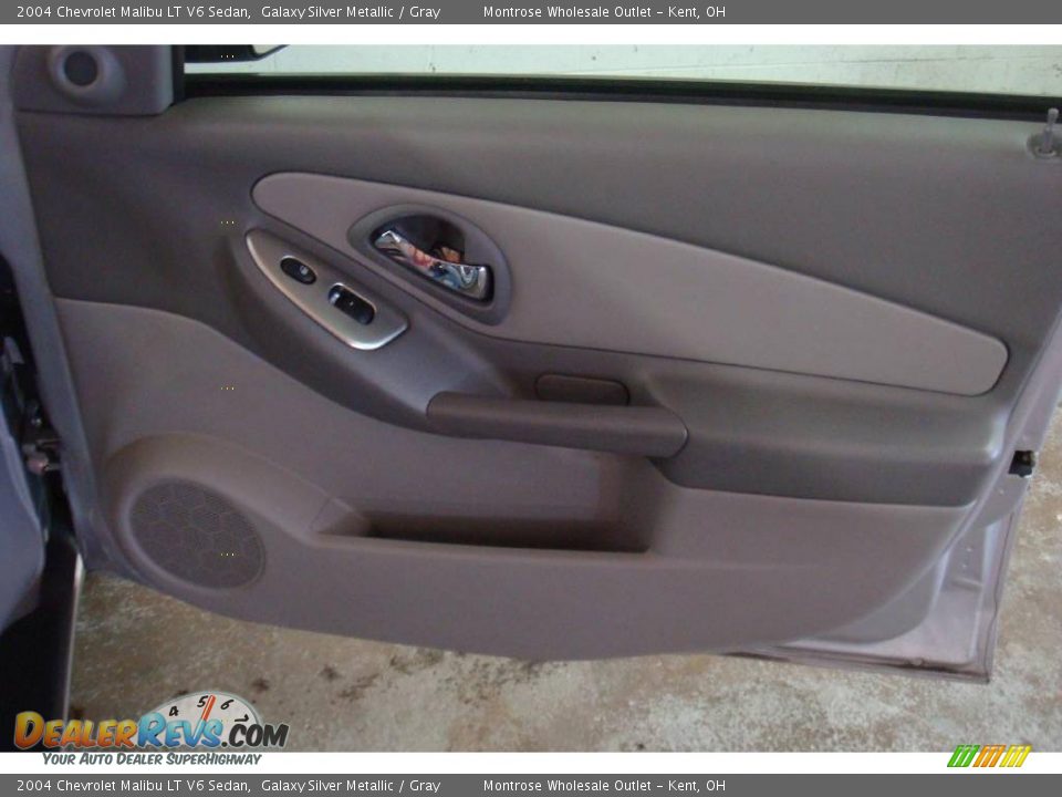 2004 Chevrolet Malibu LT V6 Sedan Galaxy Silver Metallic / Gray Photo #15