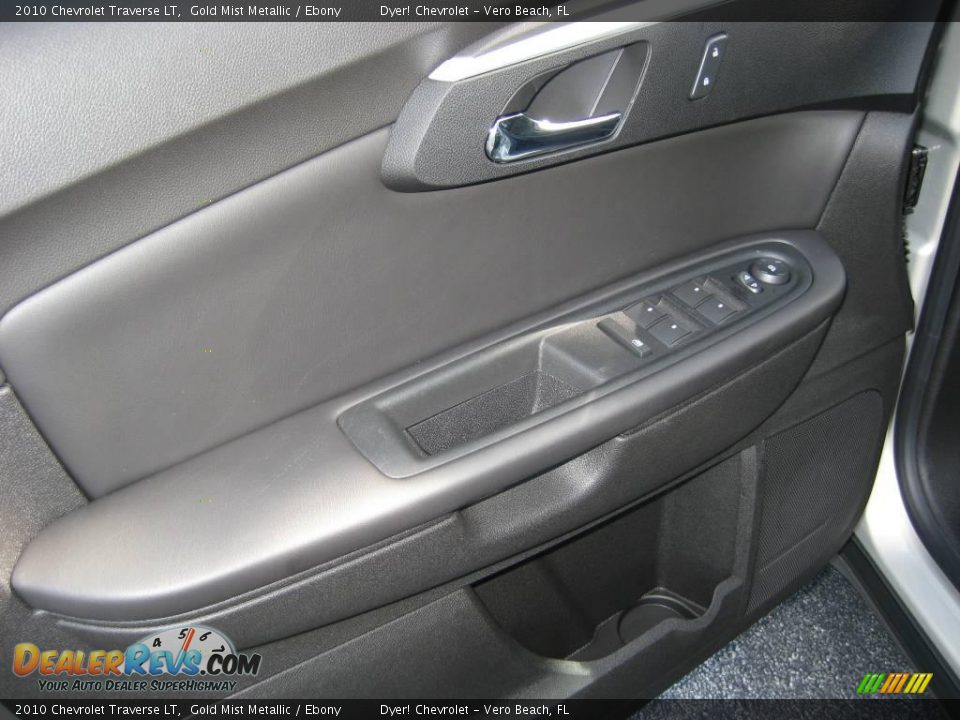 2010 Chevrolet Traverse LT Gold Mist Metallic / Ebony Photo #5