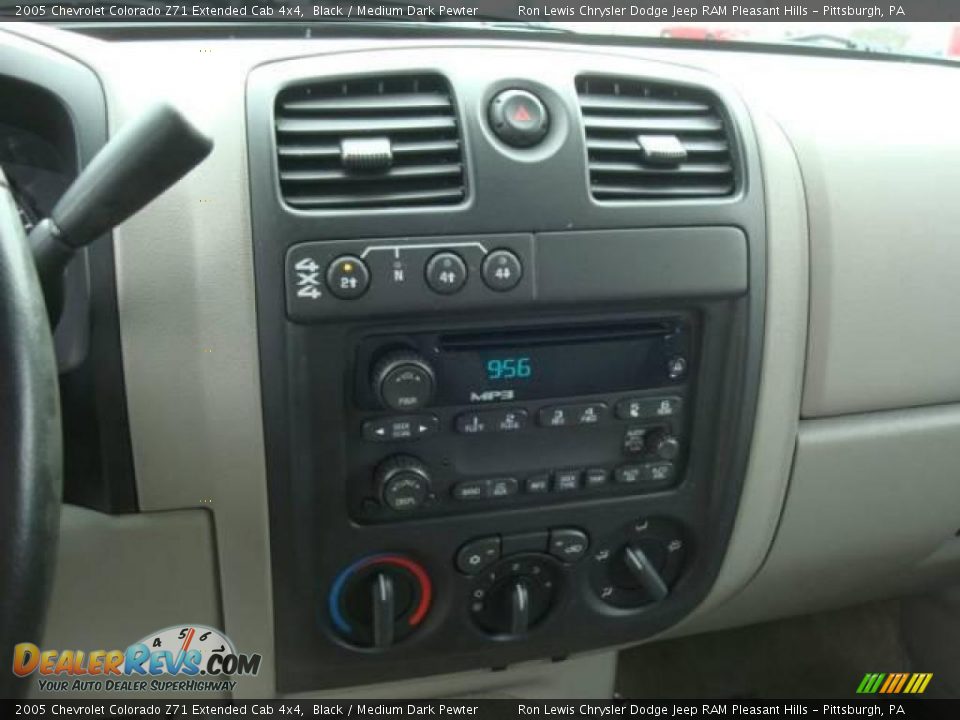 2005 Chevrolet Colorado Z71 Extended Cab 4x4 Black / Medium Dark Pewter Photo #23