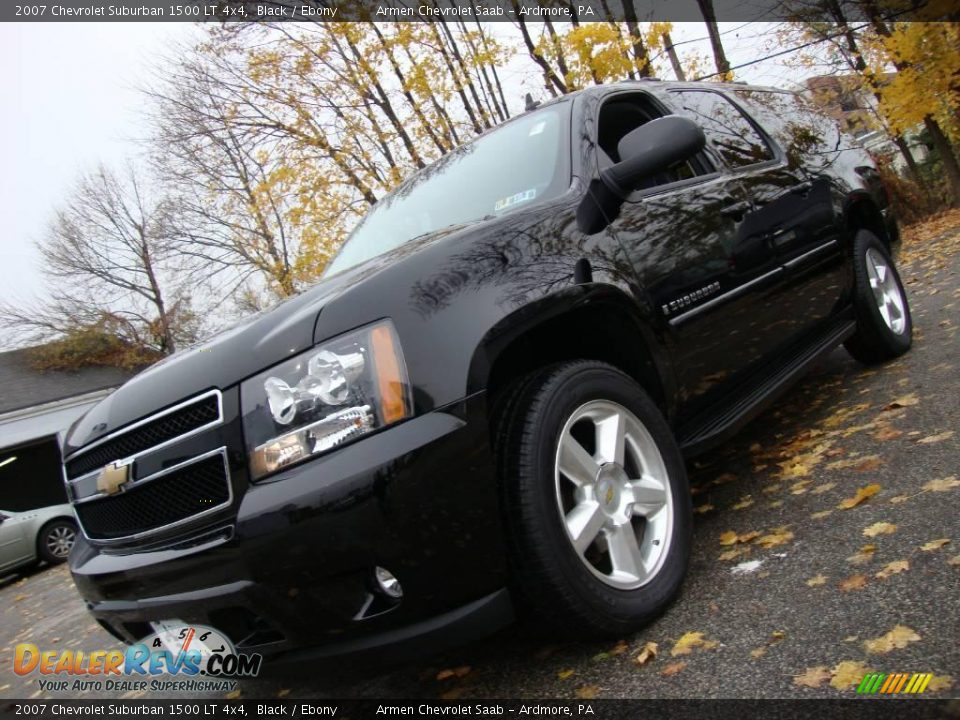 2007 Chevrolet Suburban 1500 LT 4x4 Black / Ebony Photo #2
