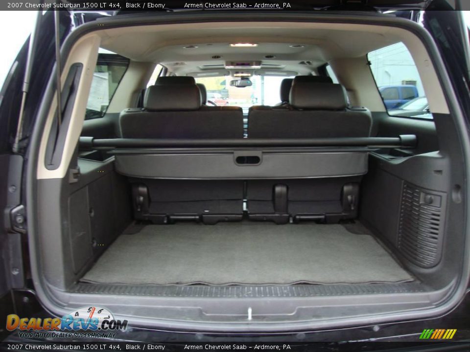 2007 Chevrolet Suburban 1500 LT 4x4 Black / Ebony Photo #24