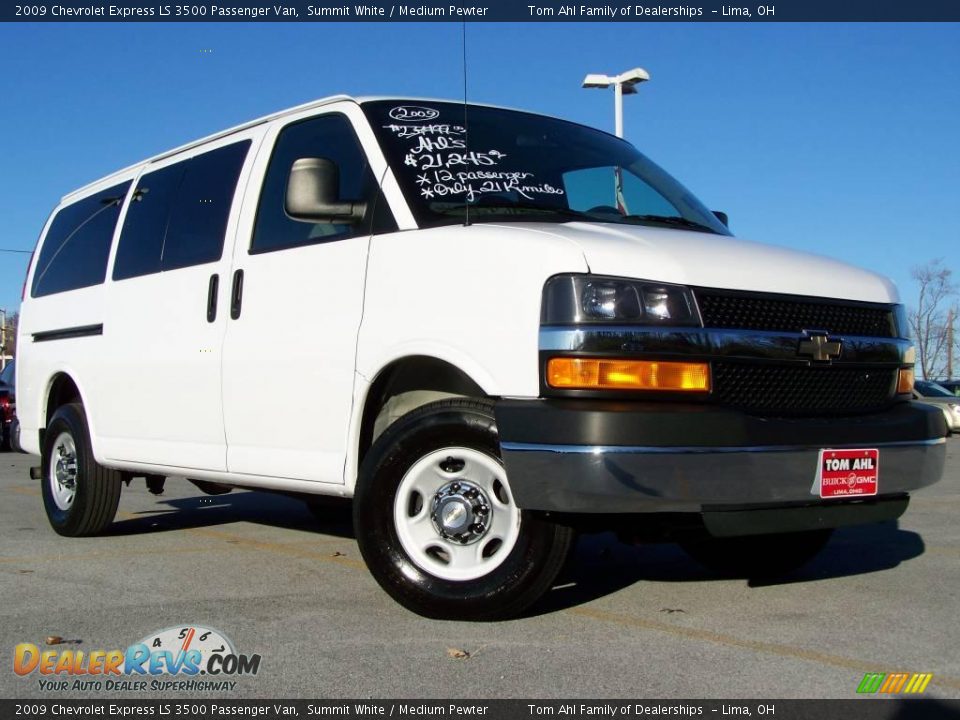 2009 Chevrolet Express LS 3500 Passenger Van Summit White / Medium Pewter Photo #1