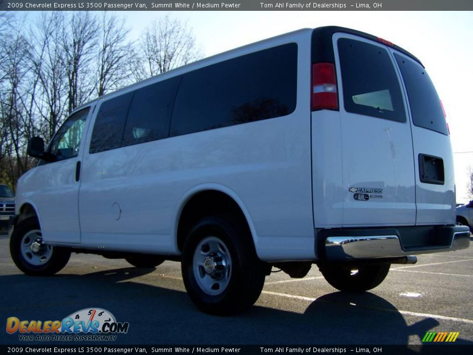 2009 Chevrolet Express LS 3500 Passenger Van Summit White / Medium Pewter Photo #4