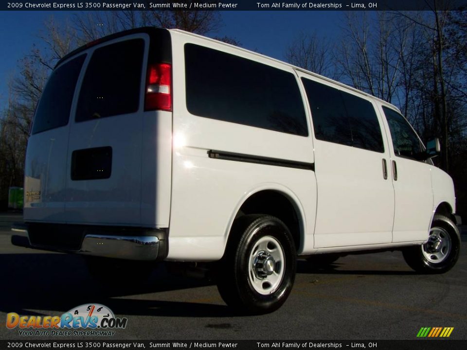 2009 Chevrolet Express LS 3500 Passenger Van Summit White / Medium Pewter Photo #7