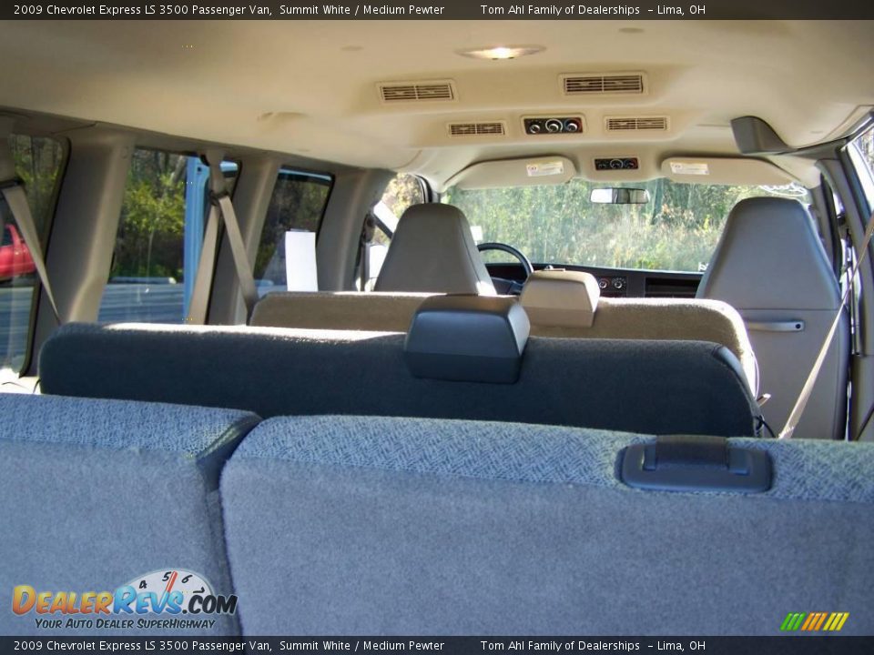 2009 Chevrolet Express LS 3500 Passenger Van Summit White / Medium Pewter Photo #12