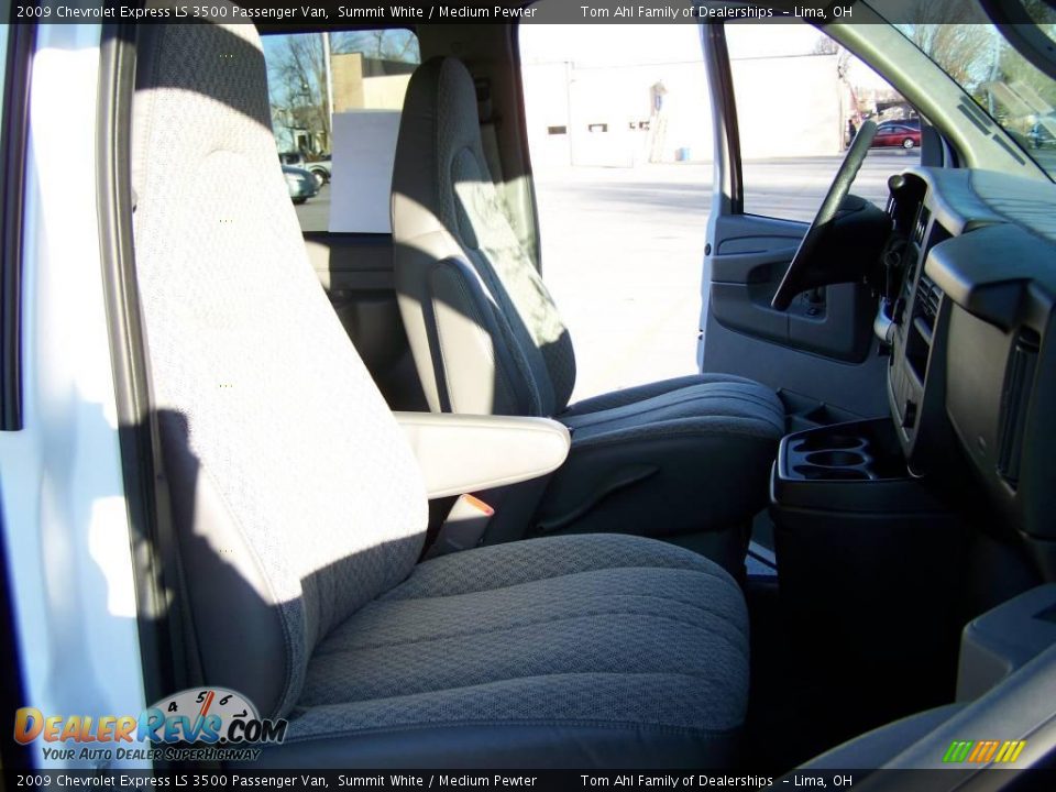 2009 Chevrolet Express LS 3500 Passenger Van Summit White / Medium Pewter Photo #14
