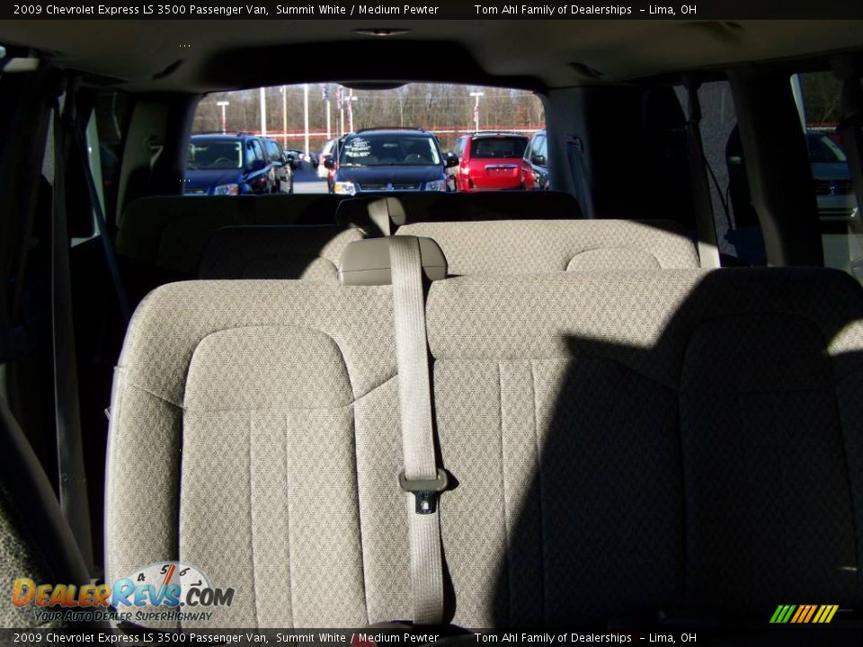 2009 Chevrolet Express LS 3500 Passenger Van Summit White / Medium Pewter Photo #15