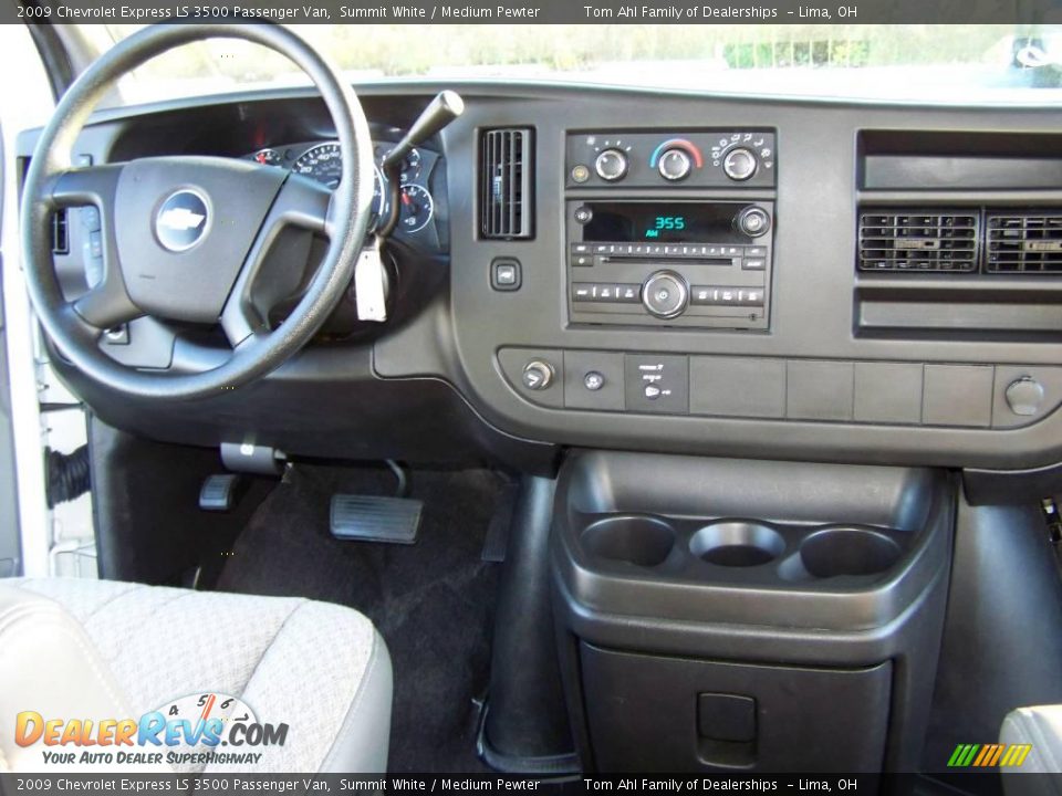 2009 Chevrolet Express LS 3500 Passenger Van Summit White / Medium Pewter Photo #16
