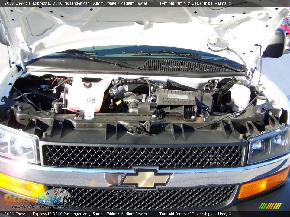 2009 Chevrolet Express LS 3500 Passenger Van Summit White / Medium Pewter Photo #17