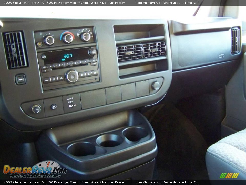 2009 Chevrolet Express LS 3500 Passenger Van Summit White / Medium Pewter Photo #20