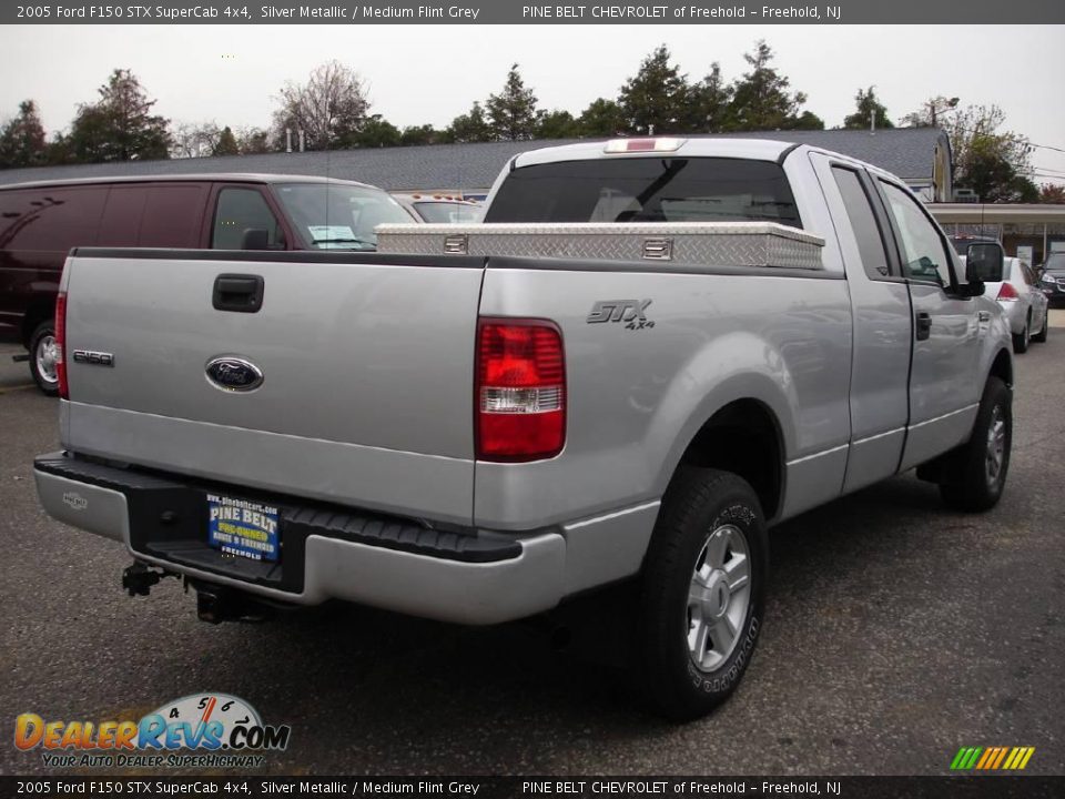 2005 Ford F150 STX SuperCab 4x4 Silver Metallic / Medium Flint Grey Photo #3
