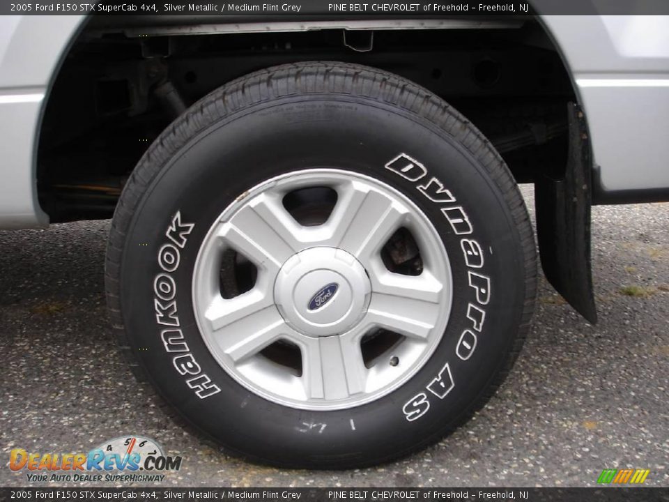 2005 Ford F150 STX SuperCab 4x4 Silver Metallic / Medium Flint Grey Photo #5