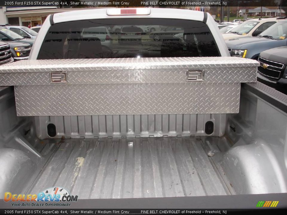 2005 Ford F150 STX SuperCab 4x4 Silver Metallic / Medium Flint Grey Photo #6