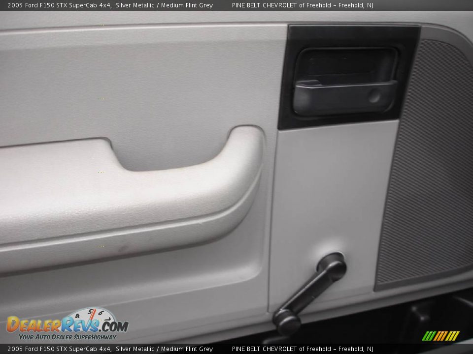2005 Ford F150 STX SuperCab 4x4 Silver Metallic / Medium Flint Grey Photo #7
